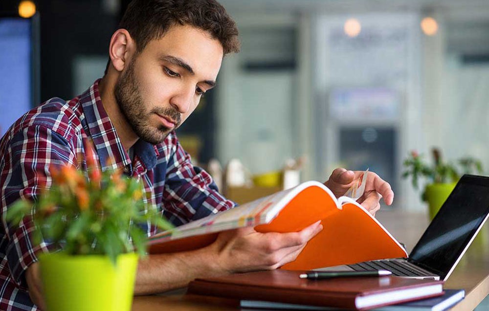 IT and Computing, University 1st and 2nd Year (Level 4 and 5)